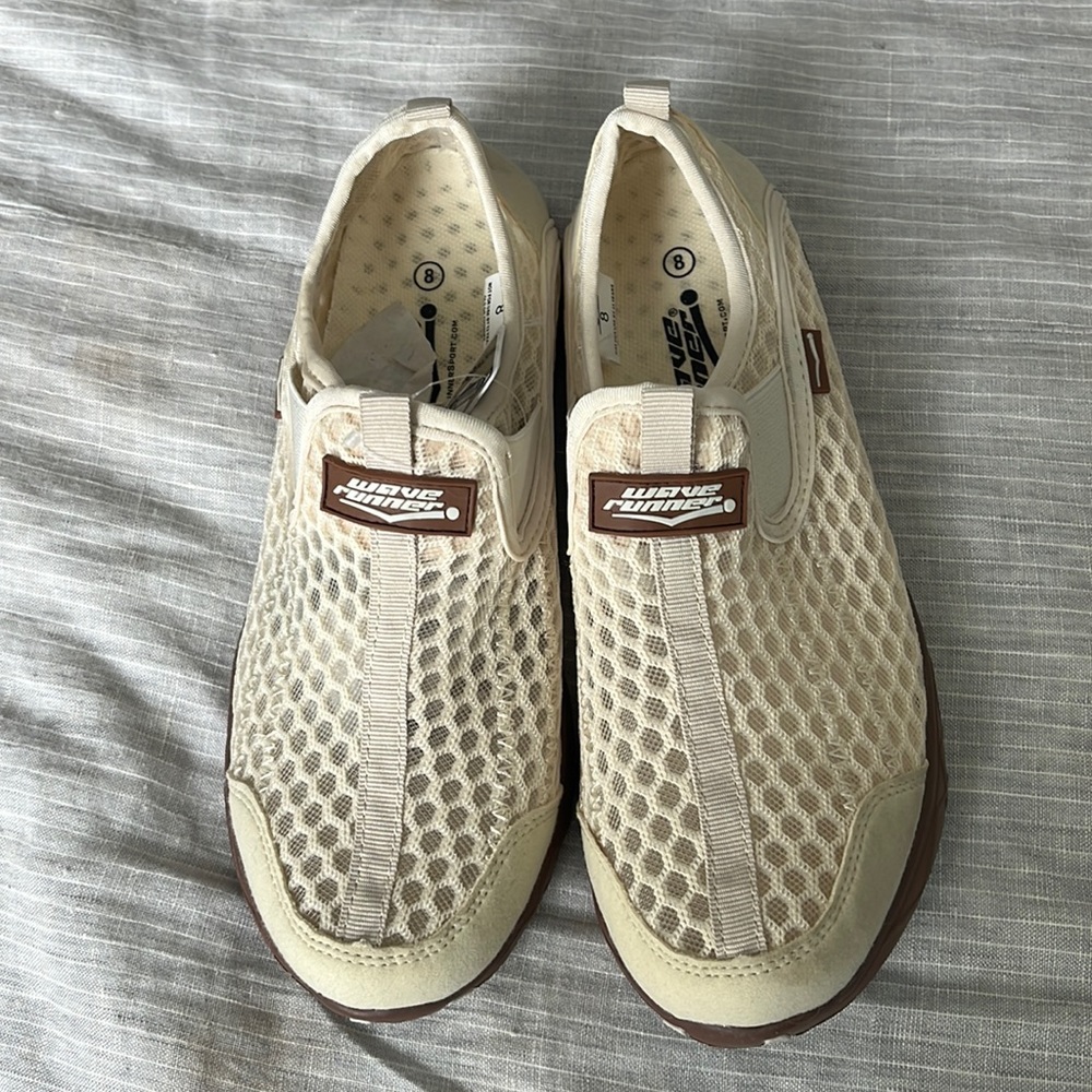 Wave Runner Water shoes. NWT Size 8